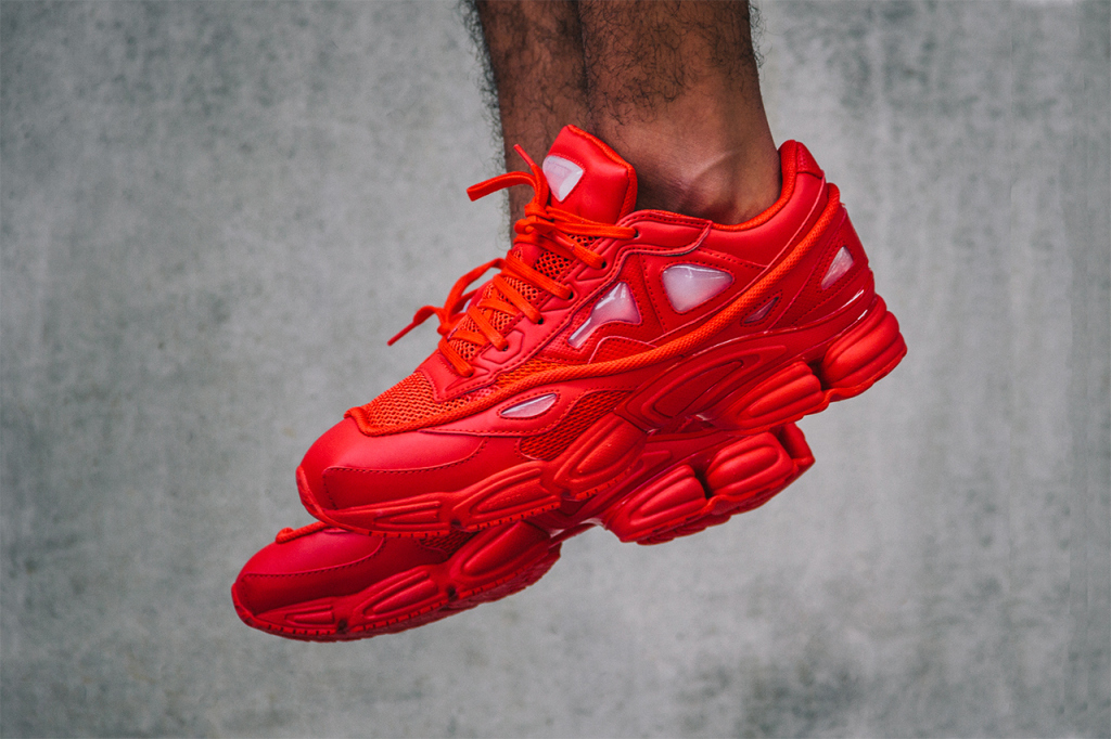 Raf Simons x adidas Consortium : une nouvelle collab' nommée Ozweego 2 "Red"