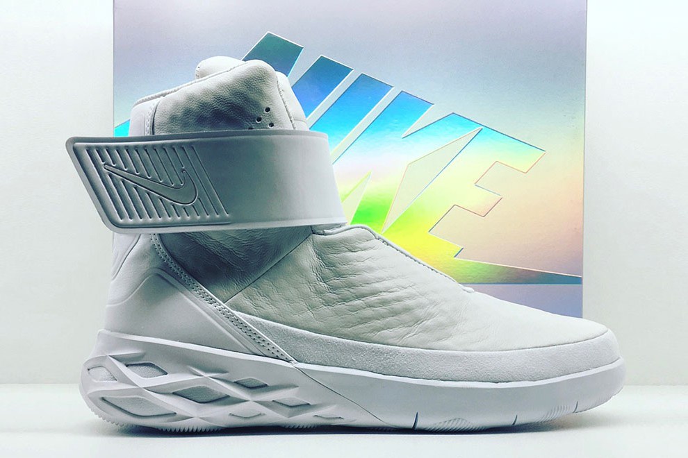 Nike Swoosh Hunter : la sneakers du futur !