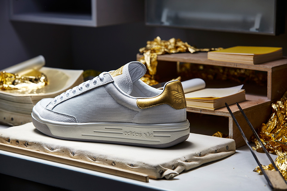 Adidas Originals donne une touche d'or à la silhouette de la Stan Smith et de la Rod Laver
